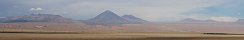 Le dsert d'Atacama et les Andes avec le volcan Licancabur (San Pedro de Atacama, Chili)